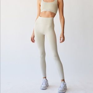 Set Active Sculpflex Leggings in Oat Milk